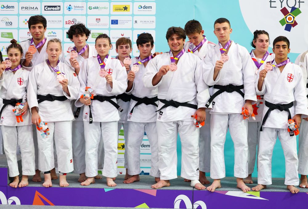 7 medals in the EYOF